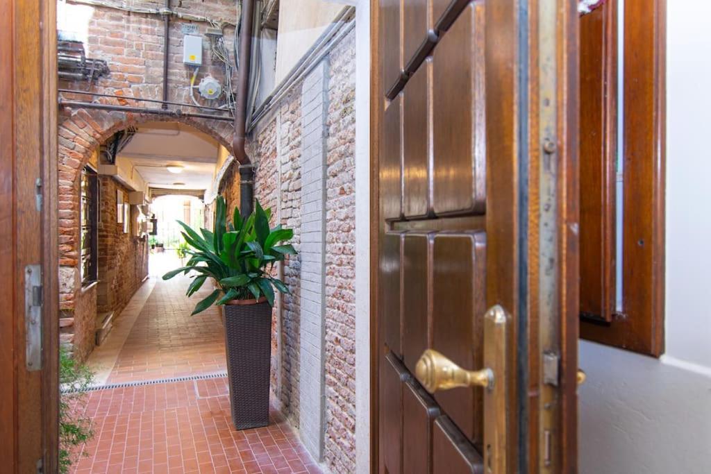 Residence Alma - Rialto Bridge Венеция Экстерьер фото